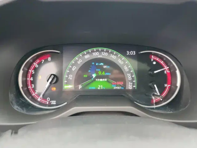 Toyota RAV4 — Фото автомобиля 14