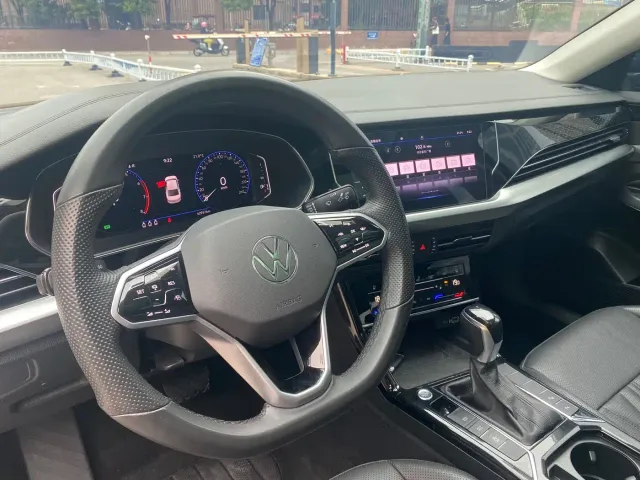 Volkswagen Passat — Фото автомобиля 9