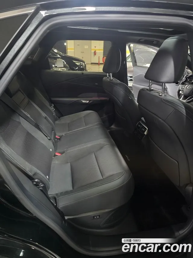 Lexus RX RX450h+ 5th Gen — Фото автомобиля 3
