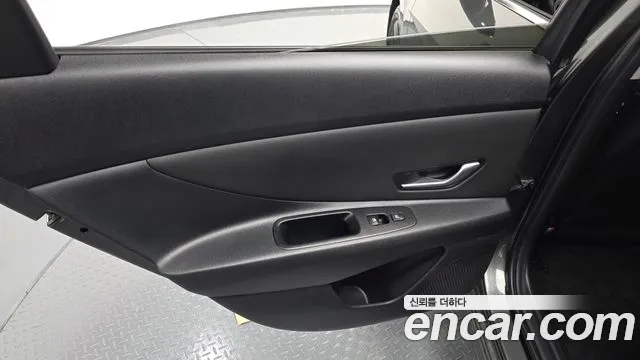 Hyundai AVANTE — Фото автомобиля 24
