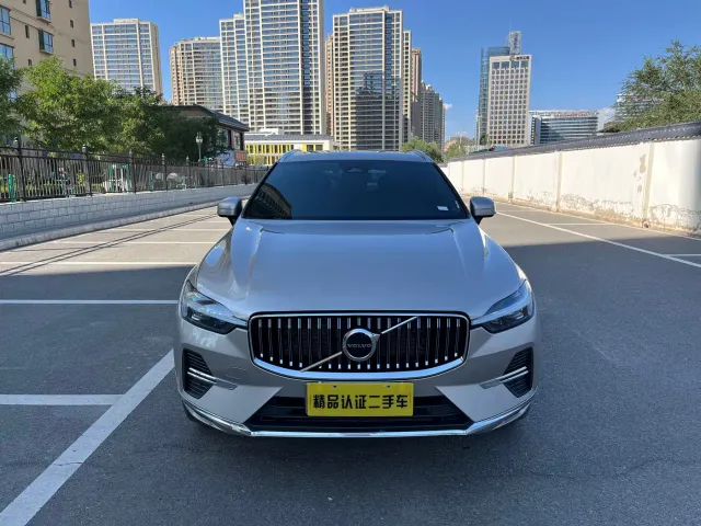 Volvo XC60 — Фото автомобиля 2