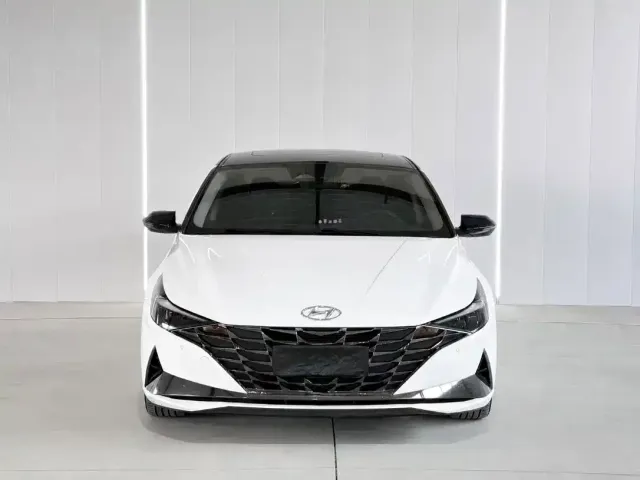 Фотография автомобиля — Hyundai Elantra