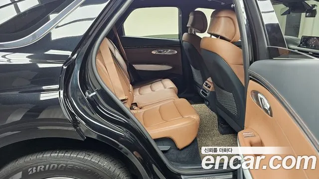 Genesis GV70 — Фото автомобиля 11