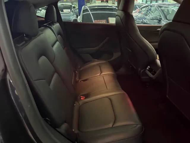 Tesla Model Y — Фото автомобиля 4