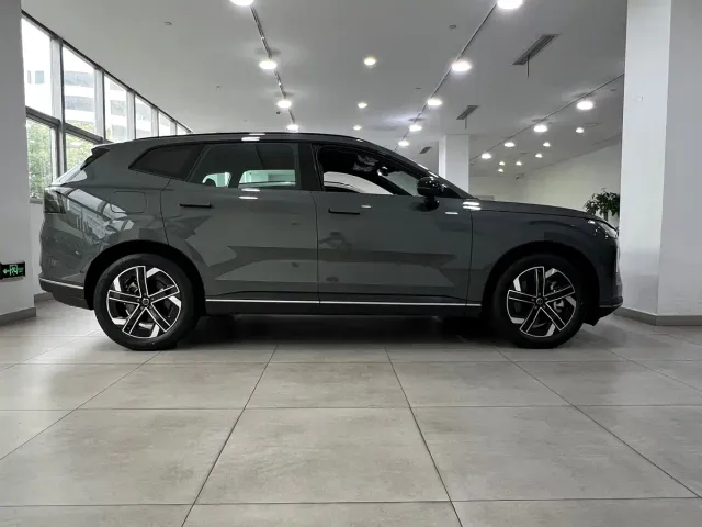 Volvo XC70 Plug-in Hybrid — Фото автомобиля 7