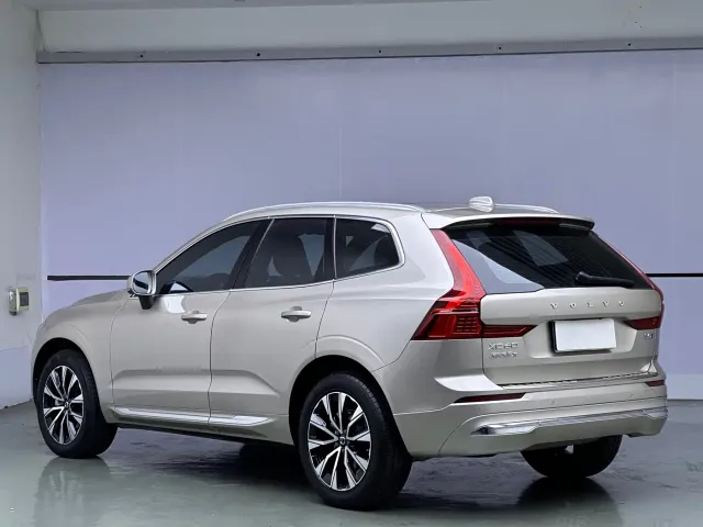 Volvo XC60 — Фото автомобиля 4