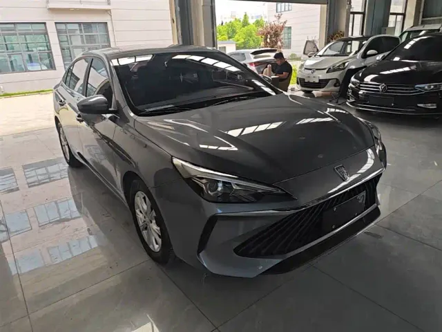 Roewe i5 — Фото автомобиля 3