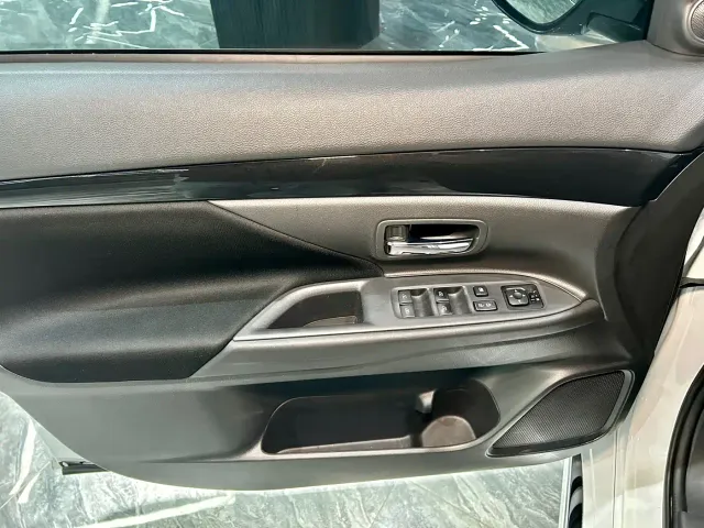 Mitsubishi Outlander — Фото автомобиля 20