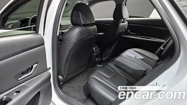 Hyundai AVANTE Modern — Фото автомобиля 26