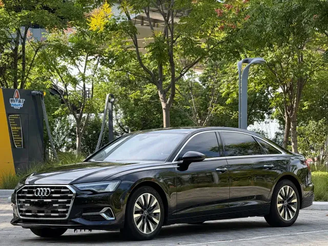 Фотография автомобиля — Audi A6L