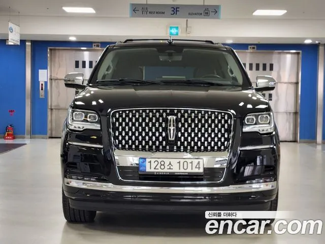 Lincoln Navigator — Фото автомобиля 3