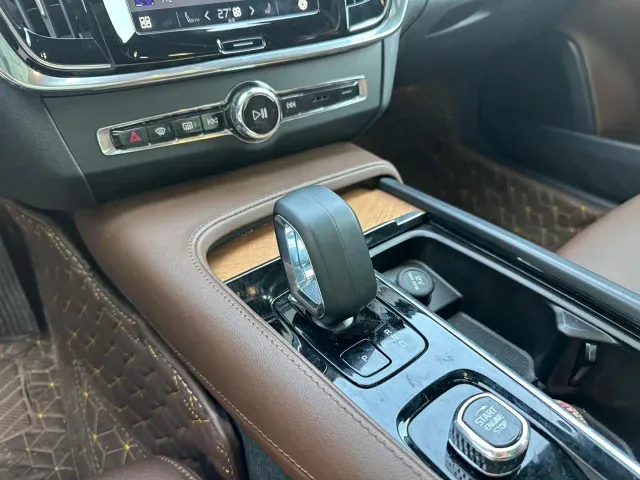 Volvo S90 — Фото автомобиля 5