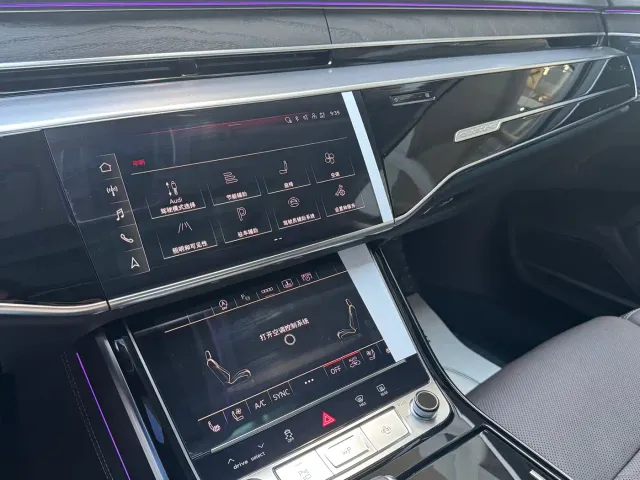 Audi A8 — Фото автомобиля 20