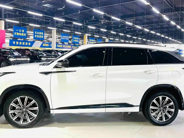 Changan CS75 Plus — Фото автомобиля 11