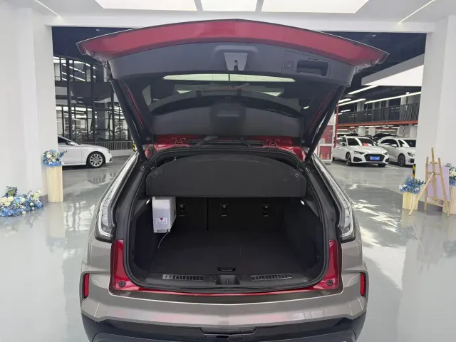Cadillac XT4 — Фото автомобиля 11