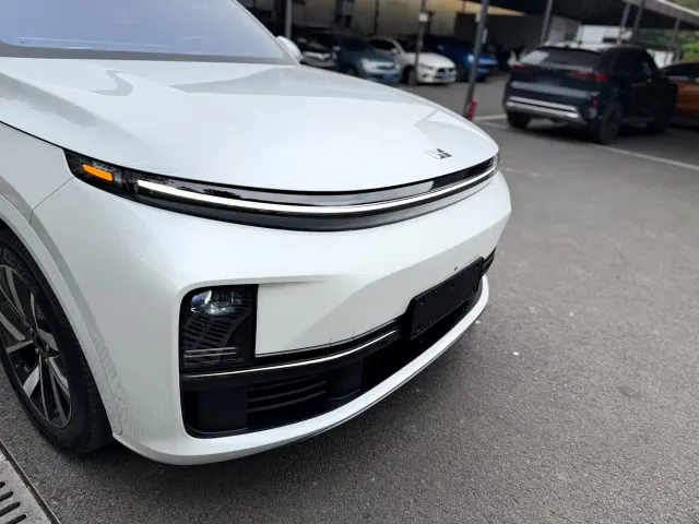 Li Auto L7 — Фото автомобиля 19