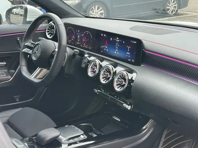 Mercedes-Benz A-Class — Фото автомобиля 10
