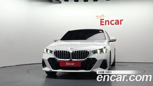 BMW 5 Series G60 — Фото автомобиля 3