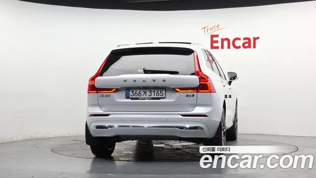 Вольво XC60 — Фото автомобиля 4
