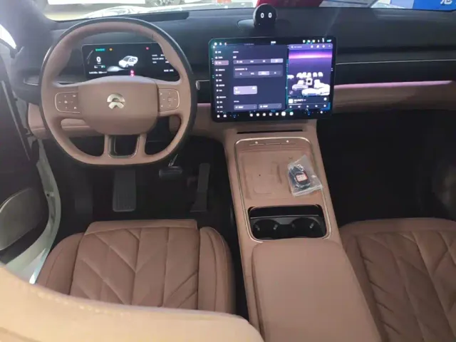 Nio EC6 — Фото автомобиля 9