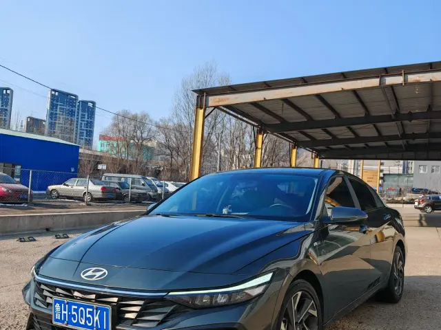 Hyundai Elantra — Фото автомобиля 3