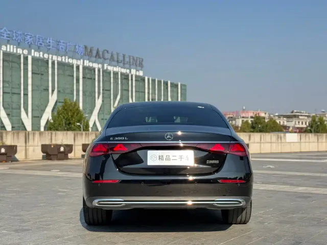 Mercedes-Benz E-Class — Фото автомобиля 8