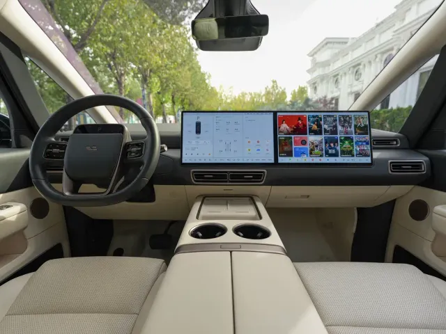 Li Auto MEGA — Фото автомобиля 10