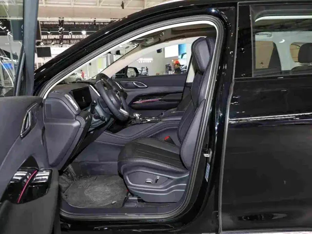 Hongqi HS3 PHEV — Фото автомобиля 8