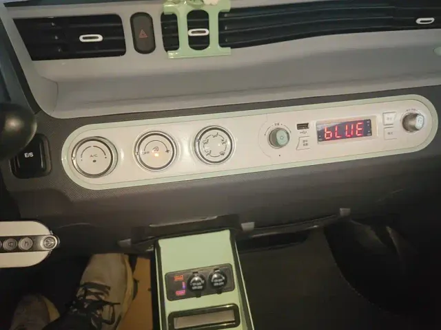 Wuling Hongguang Mini EV — Фото автомобиля 12