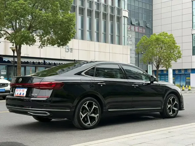Volkswagen Passat — Фото автомобиля 9