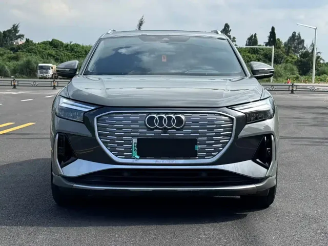 Audi Q4 e-tron — Фото автомобиля 2