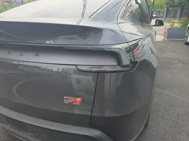 Tesla Model Y — Фото автомобиля 7