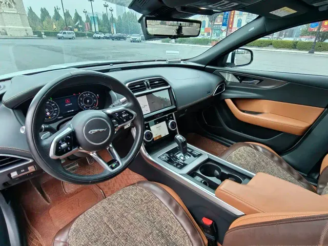 Jaguar XEL — Фото автомобиля 13