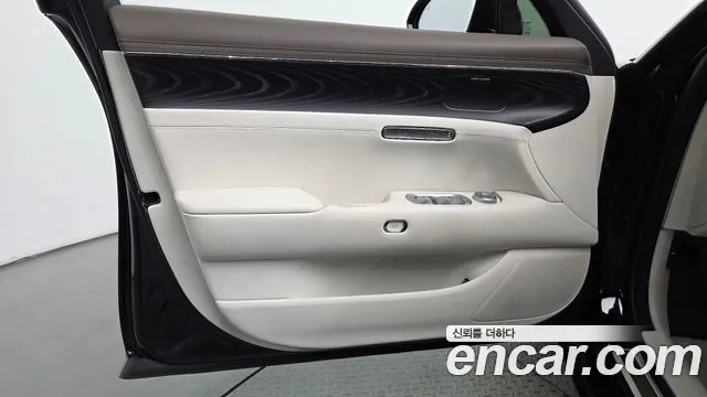 Genesis G90 — Фото автомобиля 24
