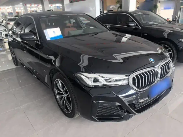 BMW 5 Series — Фото автомобиля 3