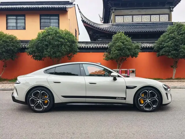 Xiaomi SU7 — Фото автомобиля 12
