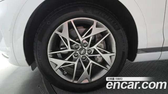 Genesis GV70 — Фото автомобиля 5