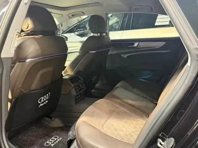 Audi A7L — Фото автомобиля 15