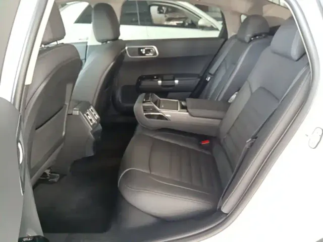 Citroen C6 — Фото автомобиля 16