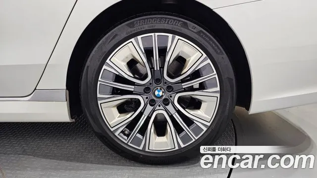 BMW 7 Series G70 — Фото автомобиля 6