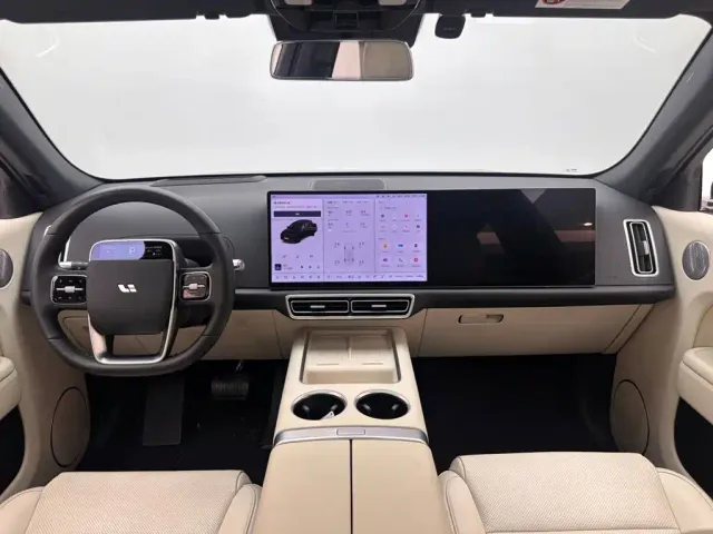 Li Auto L7 — Фото автомобиля 10