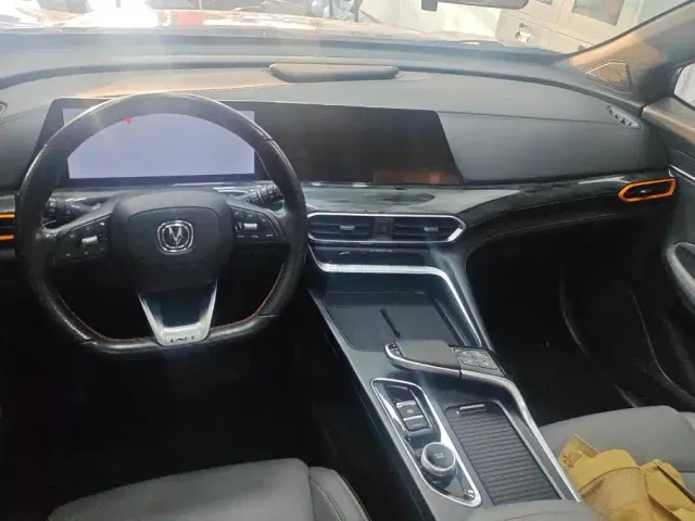 Changan UNI-T — Фото автомобиля 12