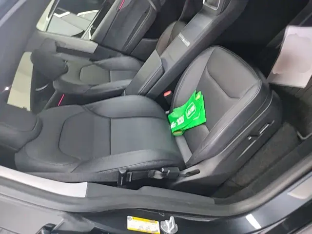 Tesla Model Y — Фото автомобиля 24
