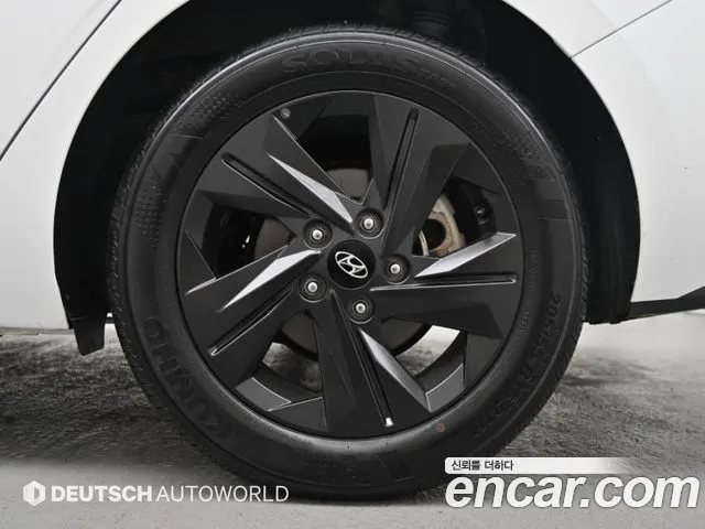 Hyundai Avante CN7 — Фото автомобиля 5