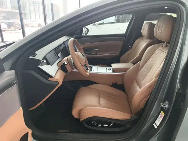BYD Han L — Фото автомобиля 14
