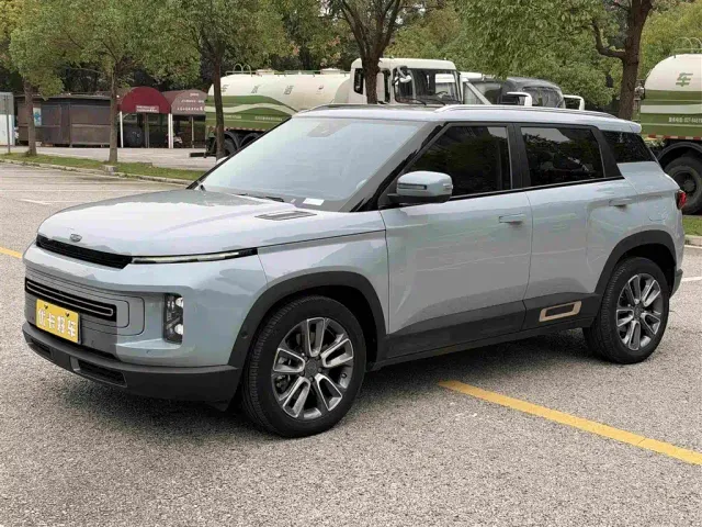 Geely ICON — Фото автомобиля 2