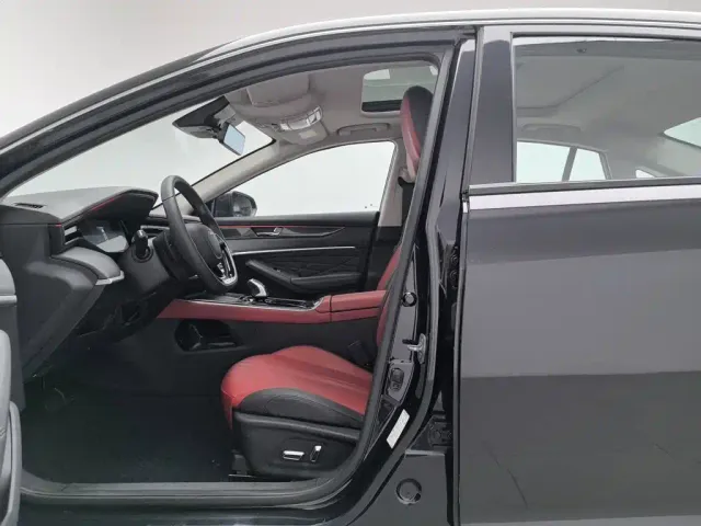 Dongfeng Yixuan MAX — Фото автомобиля 10