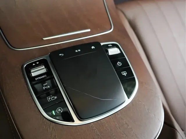 Mercedes-Benz E-Class — Фото автомобиля 17