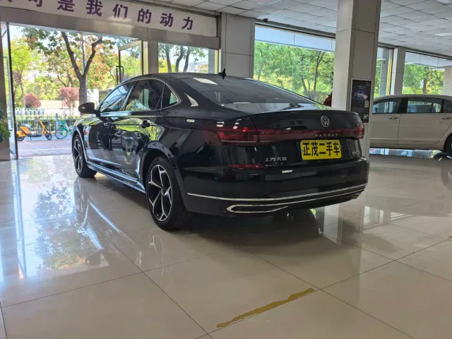 Volkswagen Passat — Фото автомобиля 4