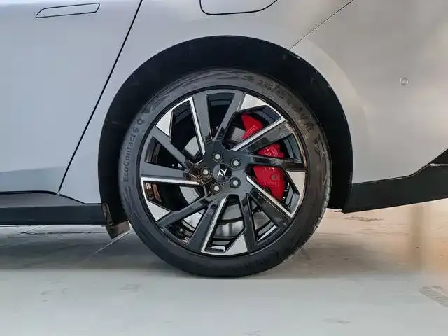 Dongfeng eπ 007 — Фото автомобиля 9